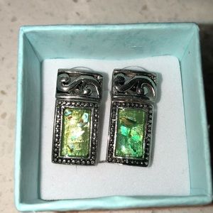 SS earrings with emerald green crystals.